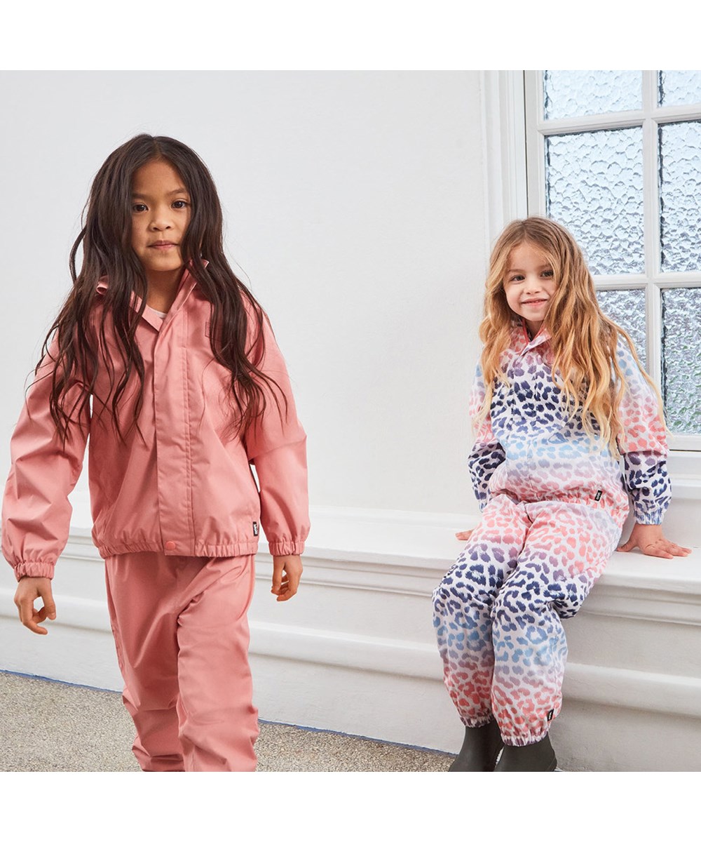 Whalley - Rosewater - Leichtes und atmungsaktives Regenset in Rosa