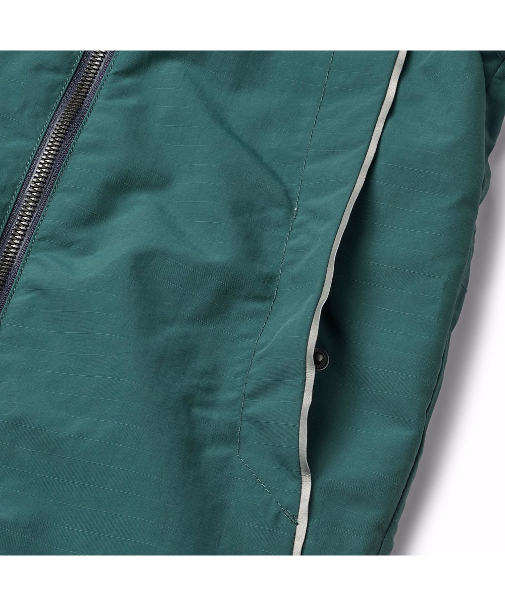 Pingo - Ponderosa Pine - Dunkelgrüner Kinder-Schneeanzug aus recyceltem Polyester