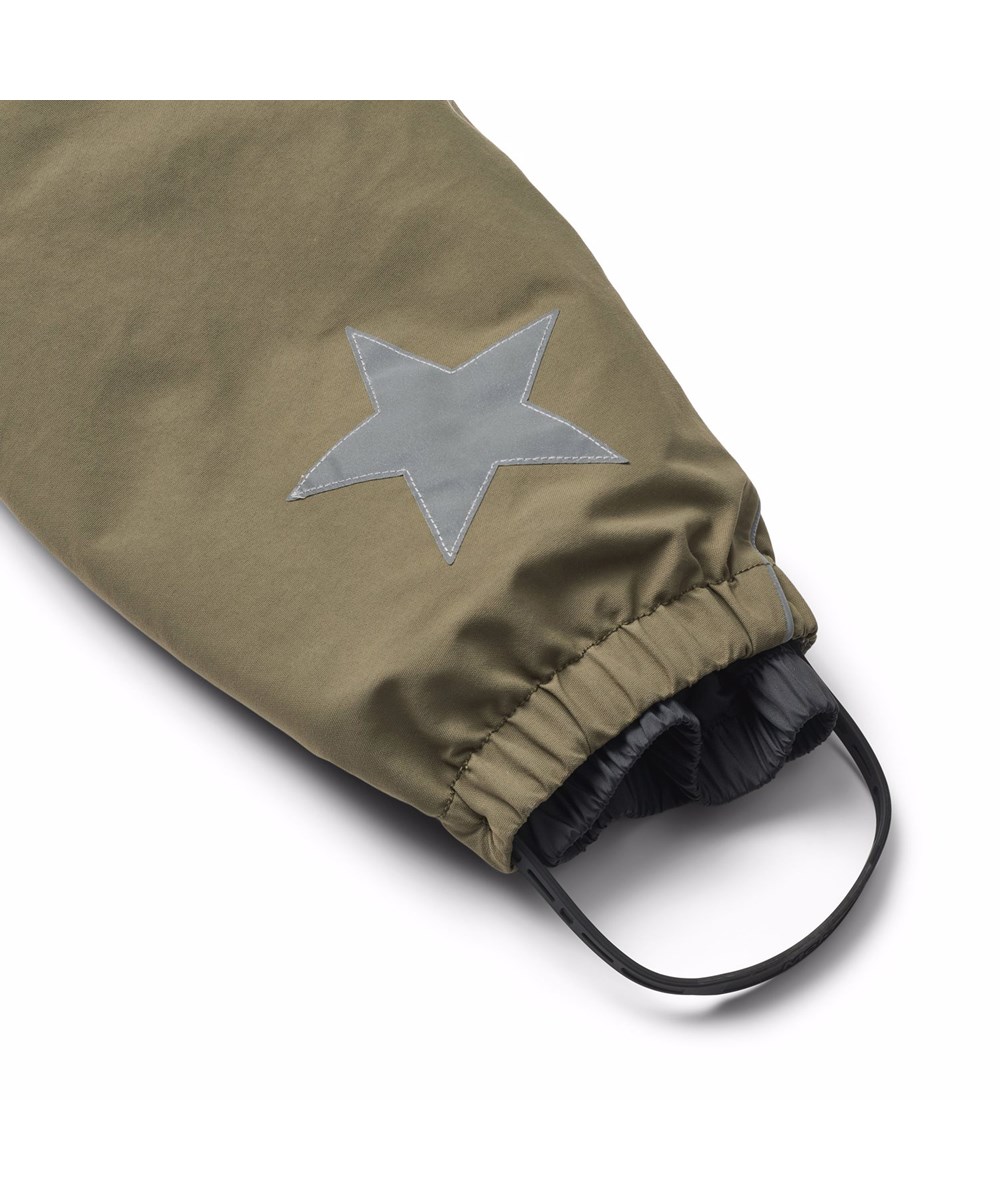 Polaris Fur - Bark Green - Wind- und wasserdichter dunkelgrüner Schneeanzug für einen kalten Winter oder Skiurlaub aus recyceltem Nylon und gefüttert mit 3M™ Thinsulate™.