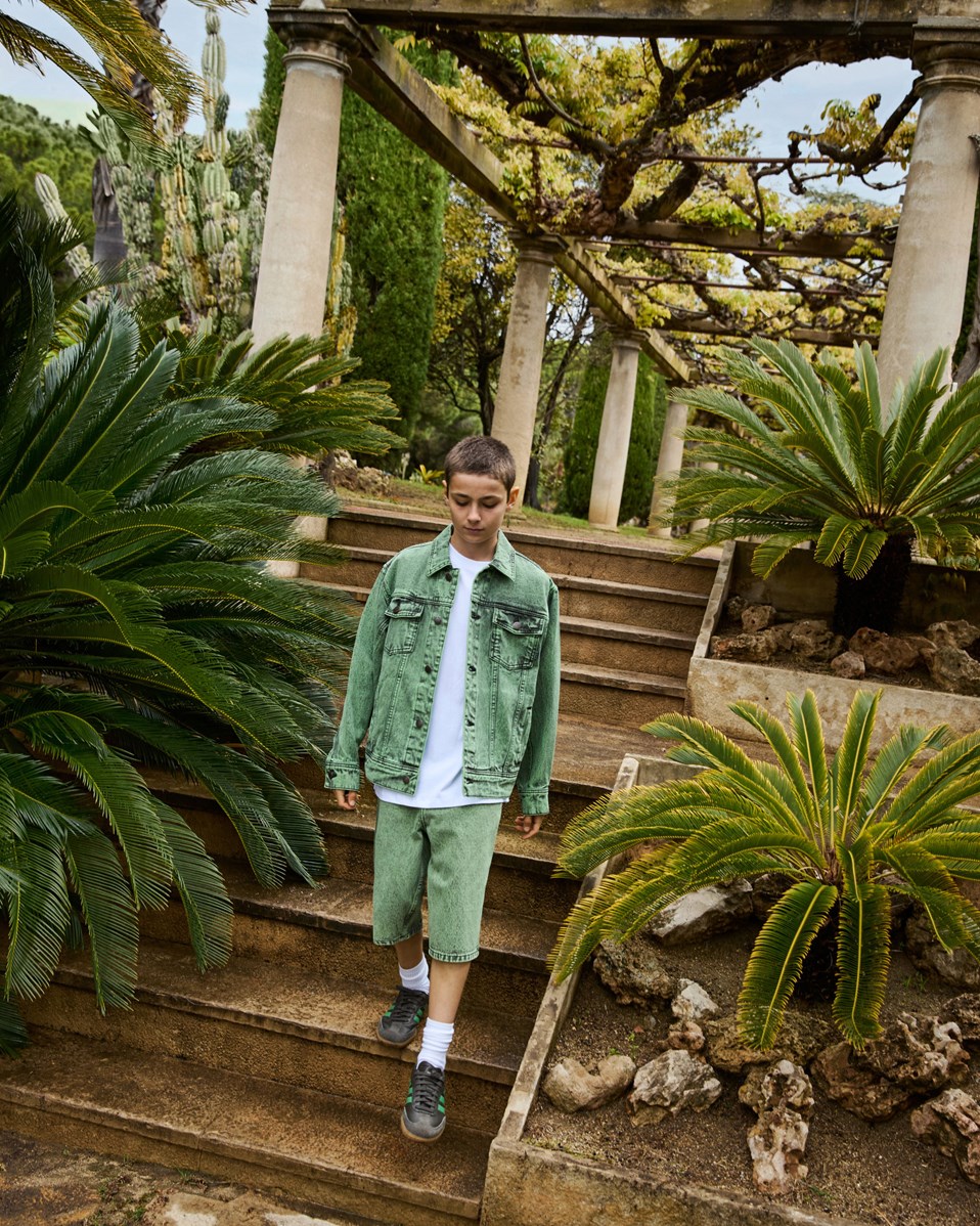 Honore - Cambuci Dye - Green denim jacket for children in washed cotton look.