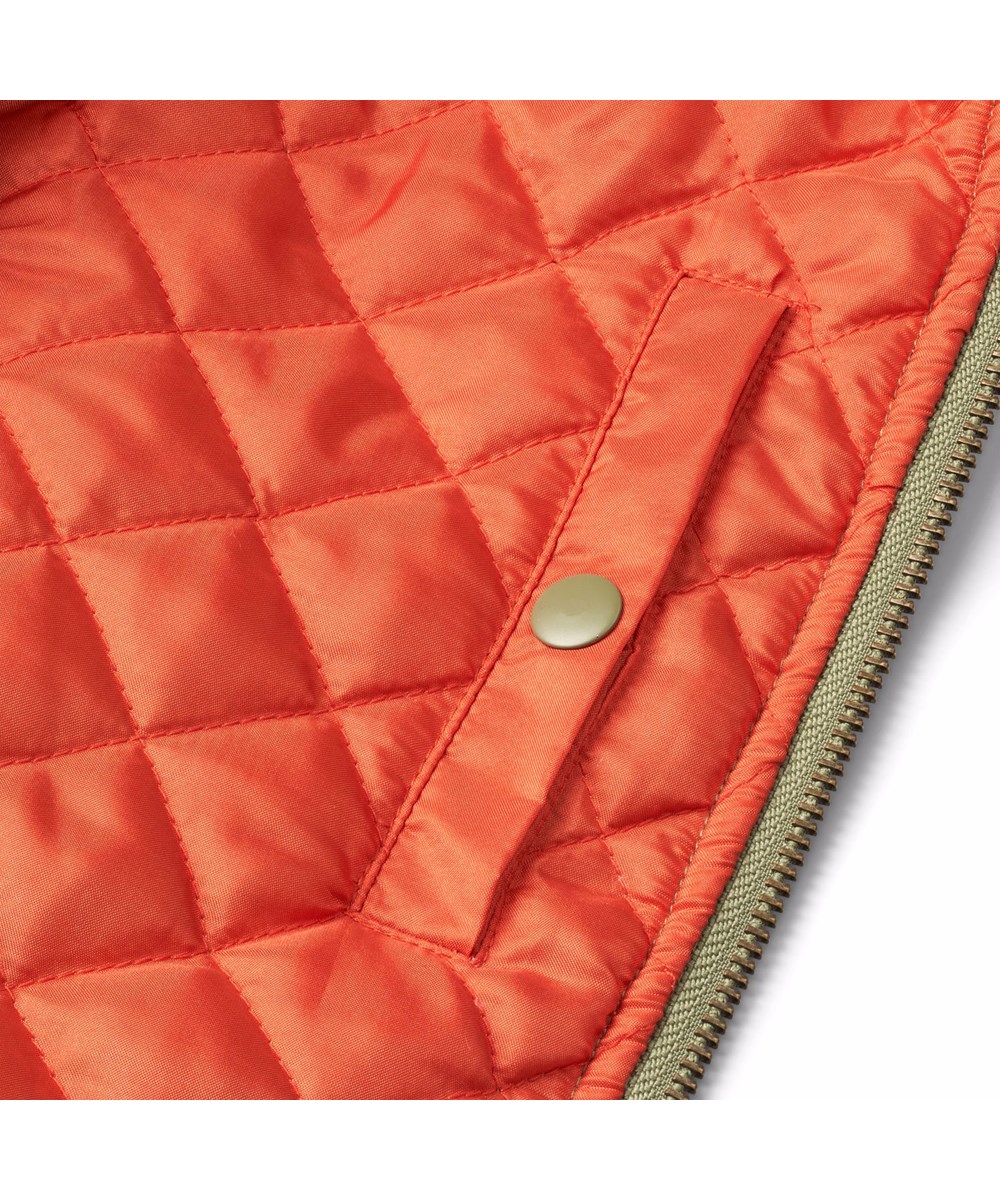 Howie - Growth - Green bomber jacket with a zipper.