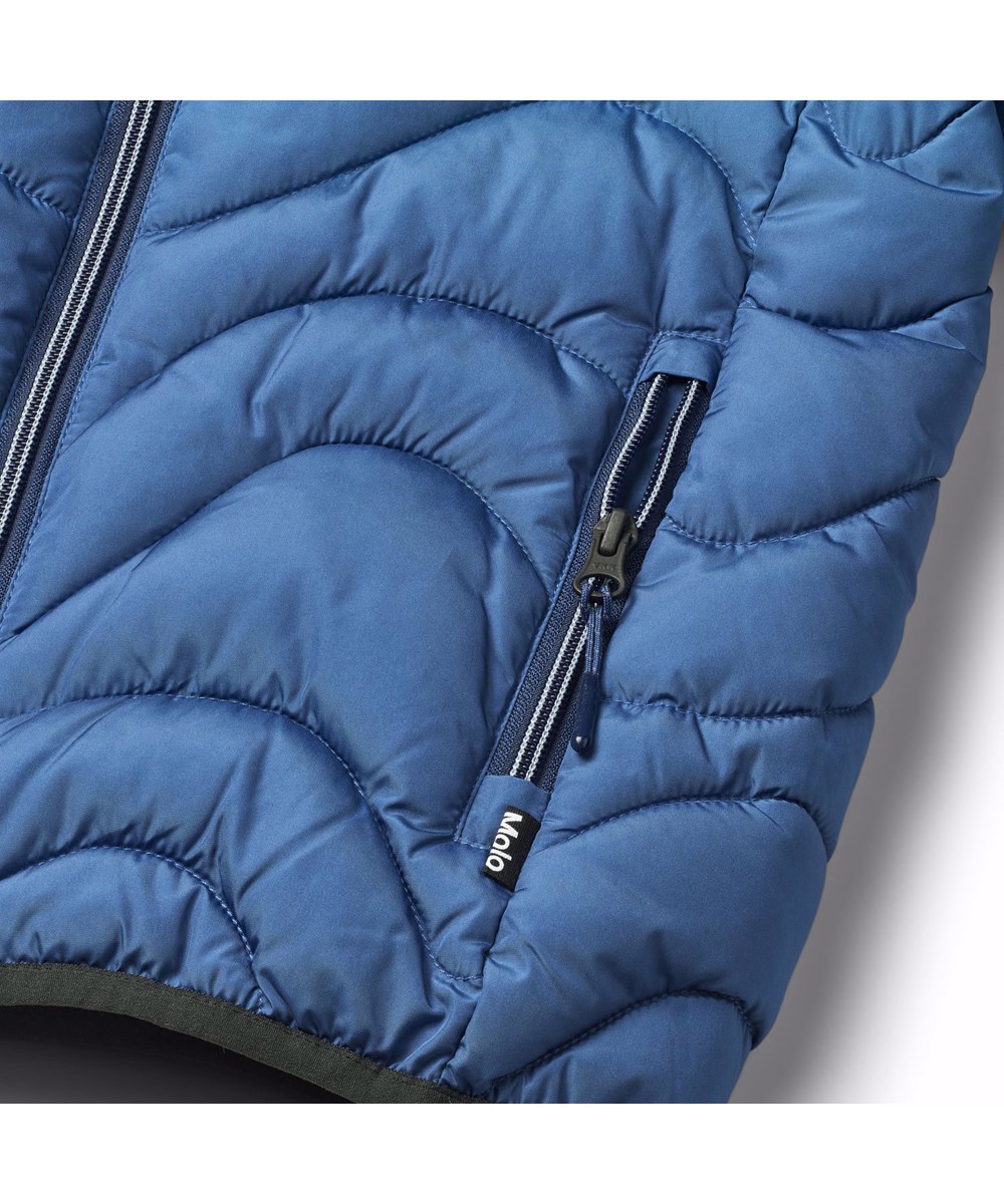 Hao - Vibrant Blue - Water-repellent children's puffer jacket in blue gradient colours.