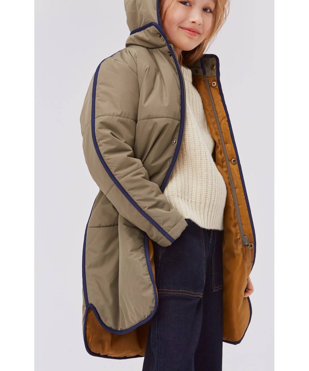 Hasina - Vegetation - Long, green recycled water repellent coat