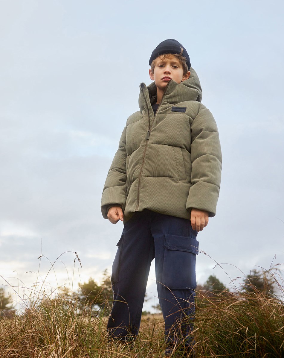 Hilo - Corduroy Green - Recycled soft, warm down jacket in green corduroy
