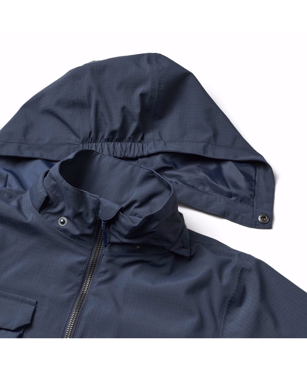Hobson - Mood Blue - Dark blue wind- and waterproof raincoat for children in recycled nylon with a detachable hood.