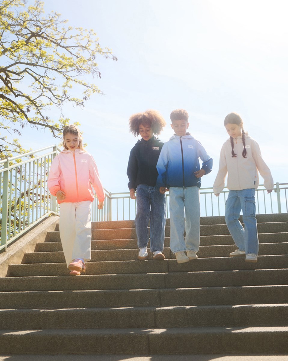 Horizon - Brazilian Sand - Beige wind- and waterproof jacket for children in recycled polyester with a hood.