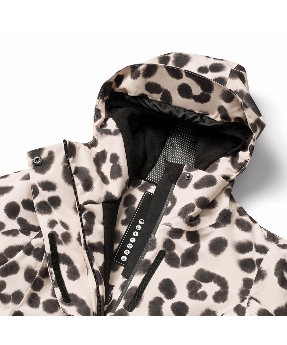 Pearson - Snow Leo - Wind- and waterproof winter jacket in leopard print for children made of recycled polyester with recycled polyester filling and 3M™ Thinsulate™.