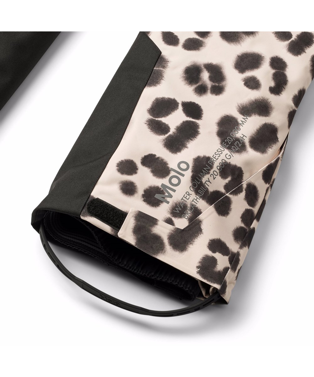 Jump Pro - Snow Leo - Wind and waterproof ski pants for children in a unique leopard print made of recycled polyester and padded with 3M™ Thinsulate™.