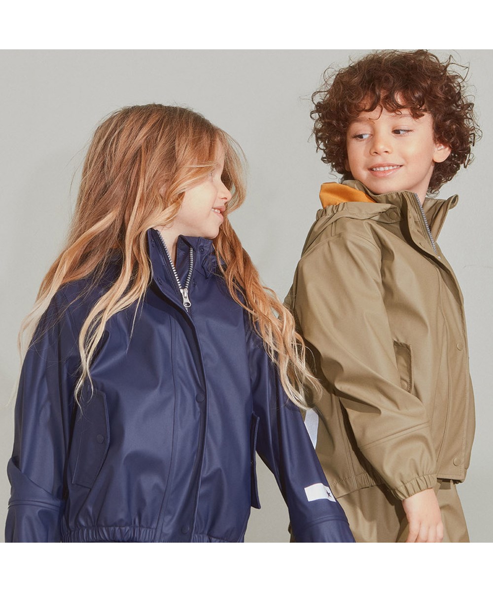 Zet - Khaki Green - Recycled rubber rainwear set in khaki