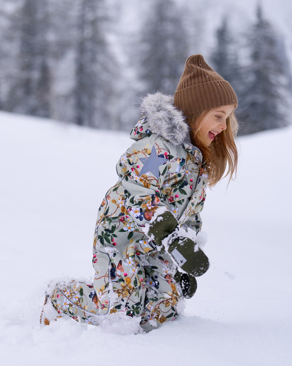 Polaris Fur - Forest Life - Recycled snowsuit with berries and floral print 