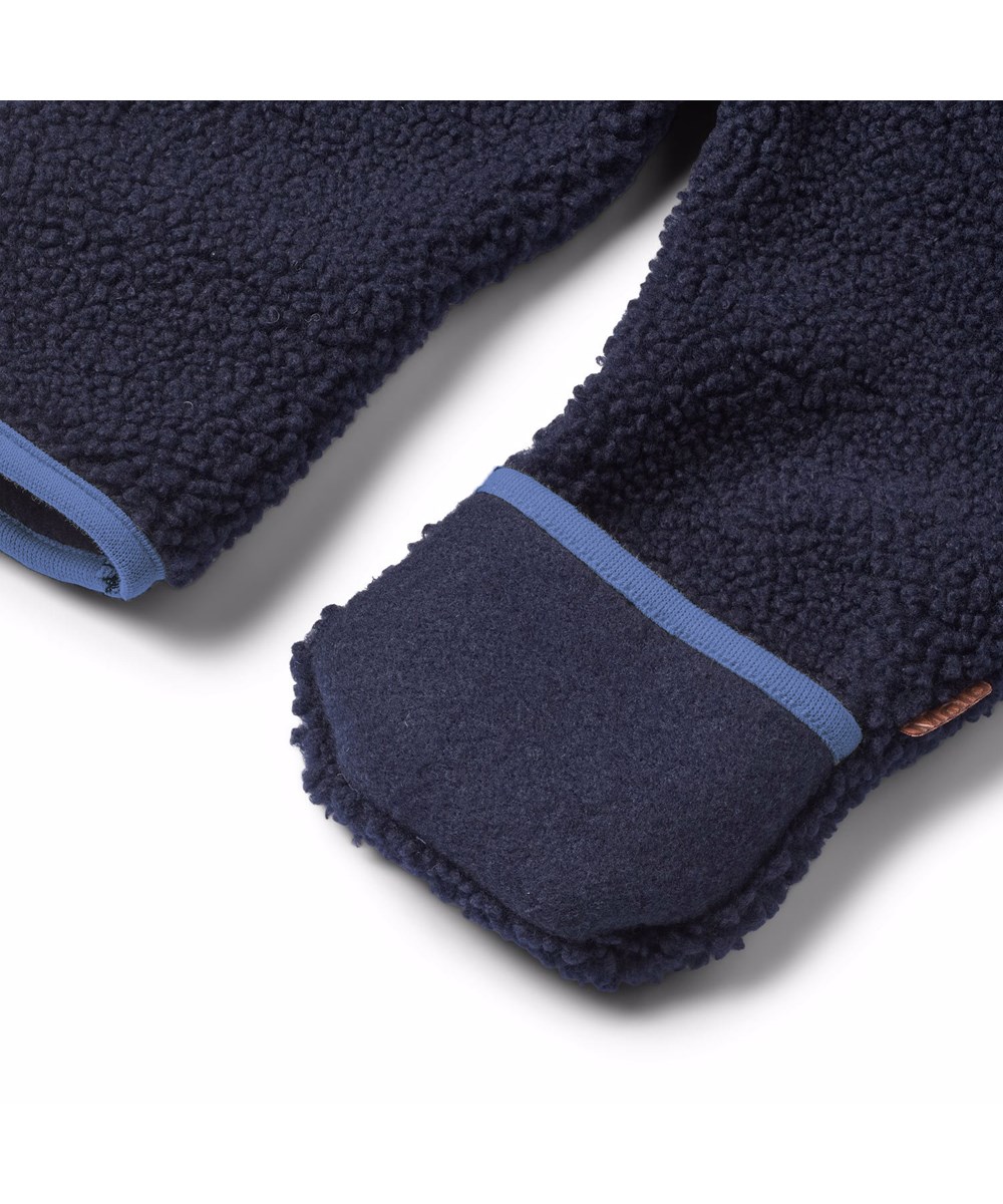 Umeko - Dark Night - Mørkeblå babydragt i fleece med bamseører