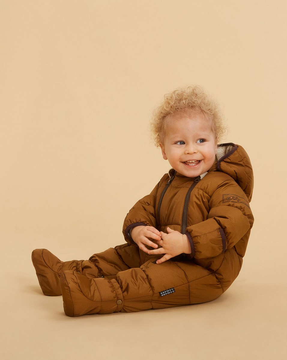 Hebe - Earthy - Recycled brun baby flyverdragt