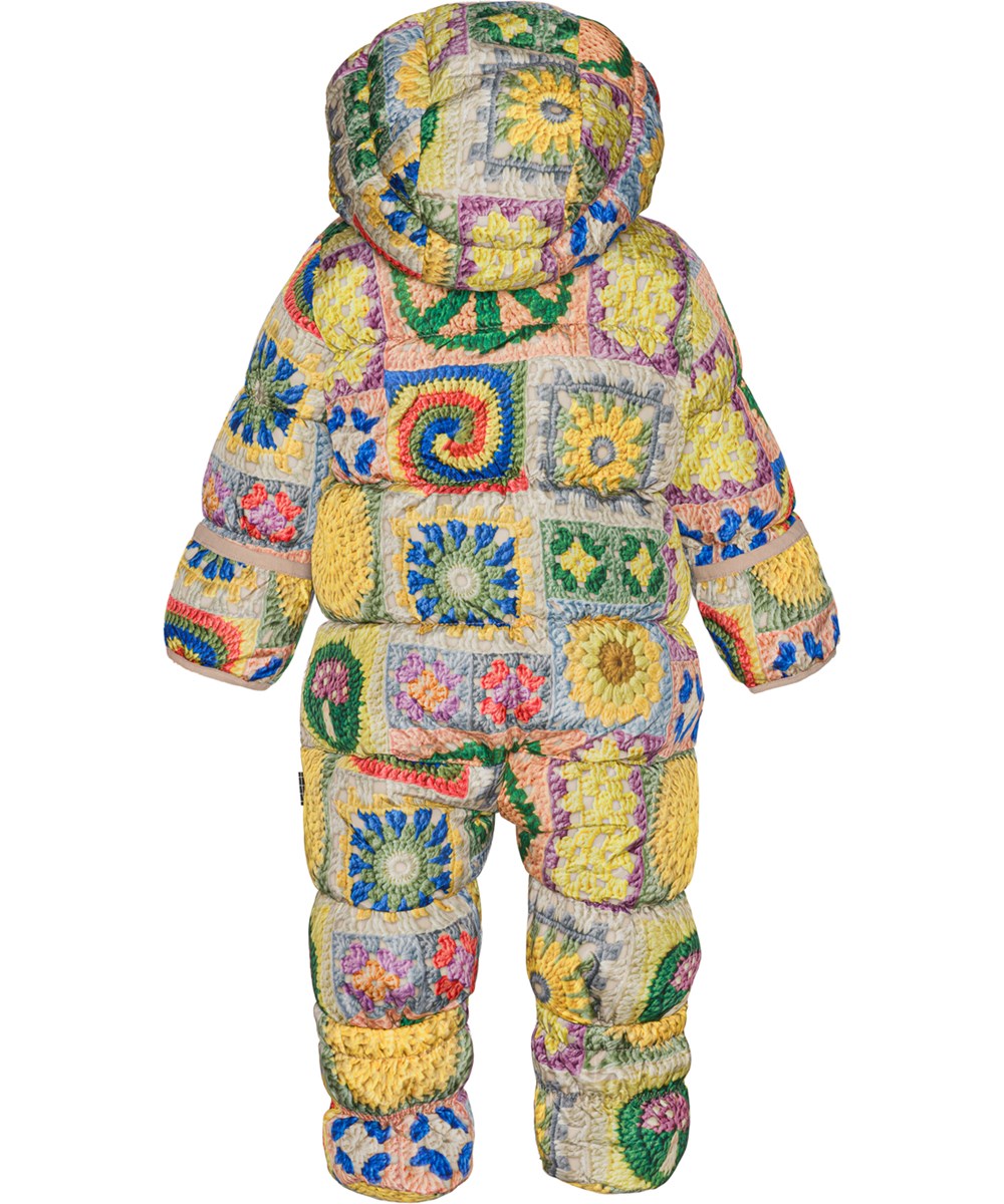 Hebe - Joyfull Crochet - Baby flyverdragt med print af hæklemasker