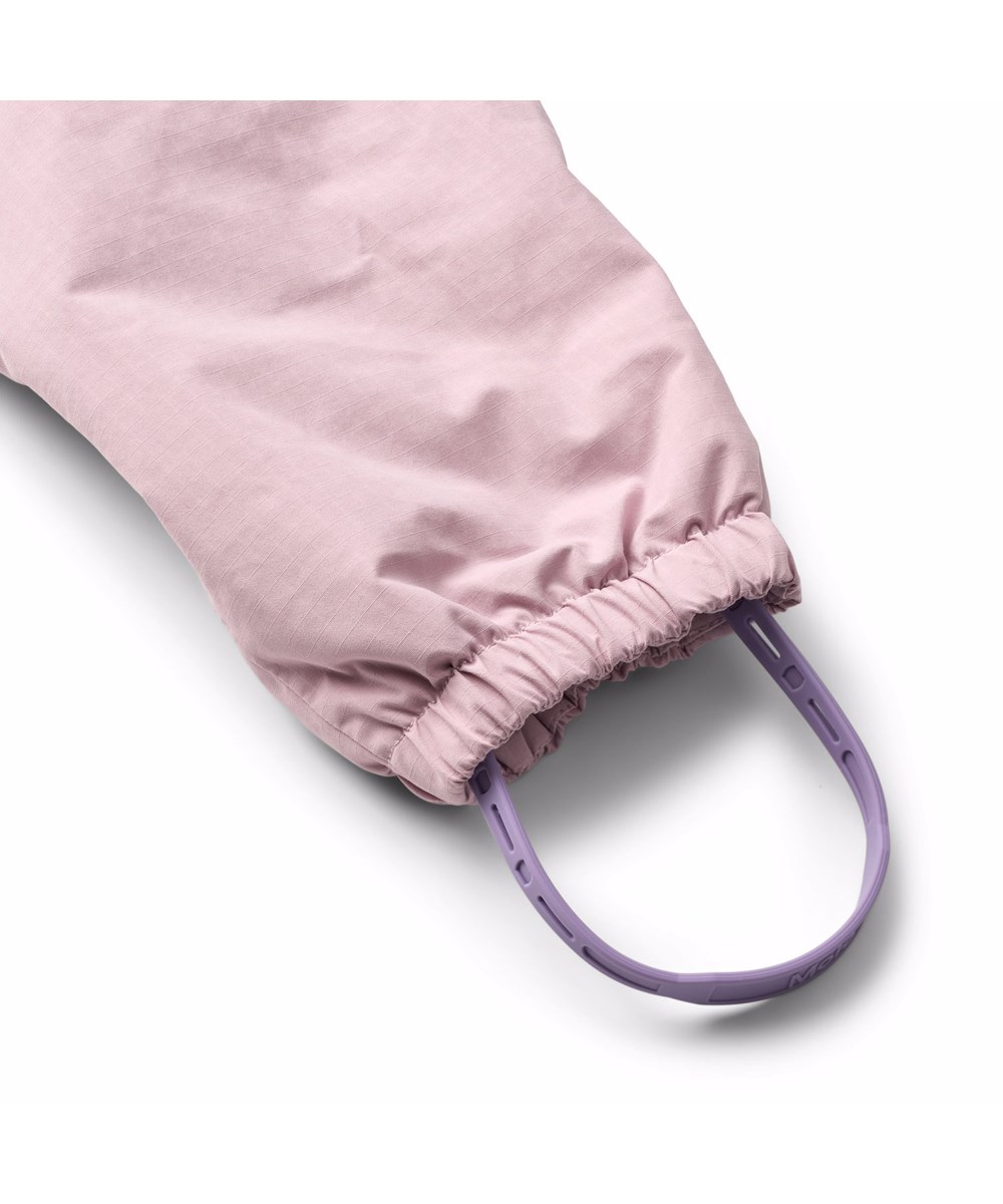 Hyde - Blue Pink - Vandafvisende lyserød flyverdragt til de mindste, fremstillet i genanvendt nylon.