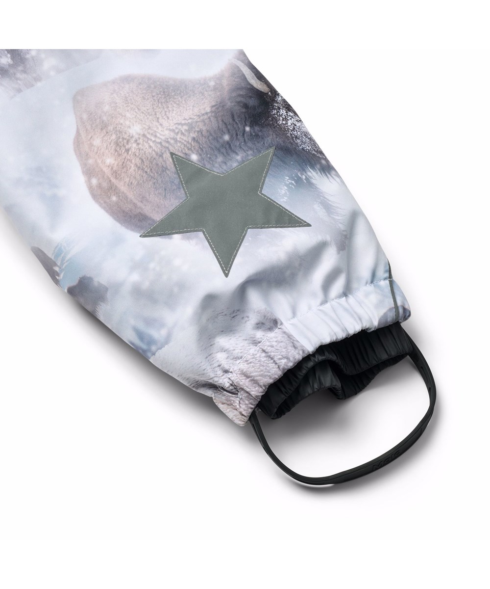 Polaris Fur - Bison - Vind- og vandtæt flyverdragt med et print af bisonokser til en kold vinter eller skiferien til en kold vinter eller skiferien i genanvendt polyester og vatteret med 3M™ Thinsulate™.