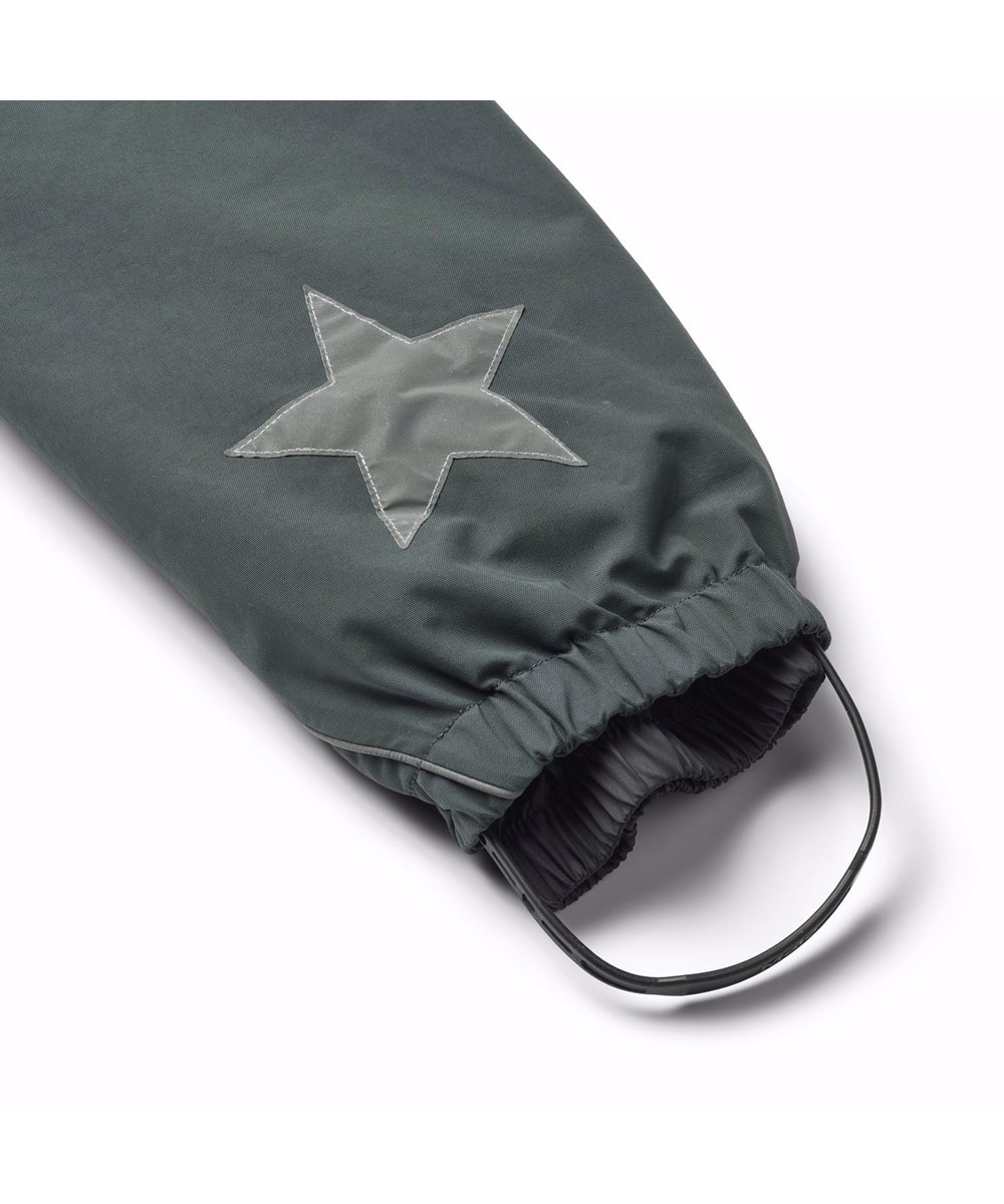 Polaris - Space Grey - Mørkegrå flyverdragt til en kold vinter i genanvendt polyester. Dragten er vind og vandtæt og foret med 3M™ Thinsulate™