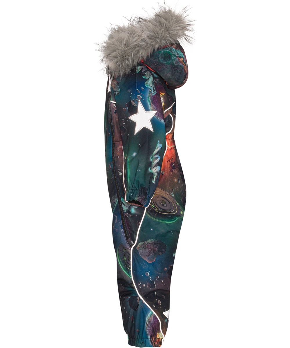 Pyxis Fur - Space Journey - Recycled flyverdragt med print af planeter og rummet