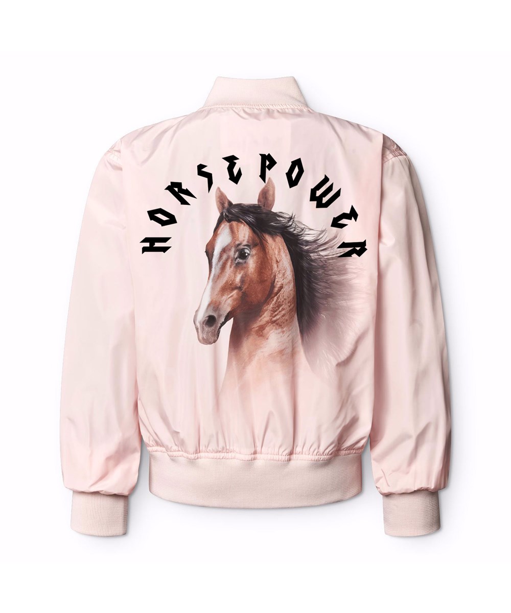 Haliva - Racing Horses - Lyserød, vandafvisende (PFC-fri: PFOS og PFOA) bomberjakke til børn i genanvendt polyester med et print på ryggen og brystet af en hest og teksten ´Horsepower´.