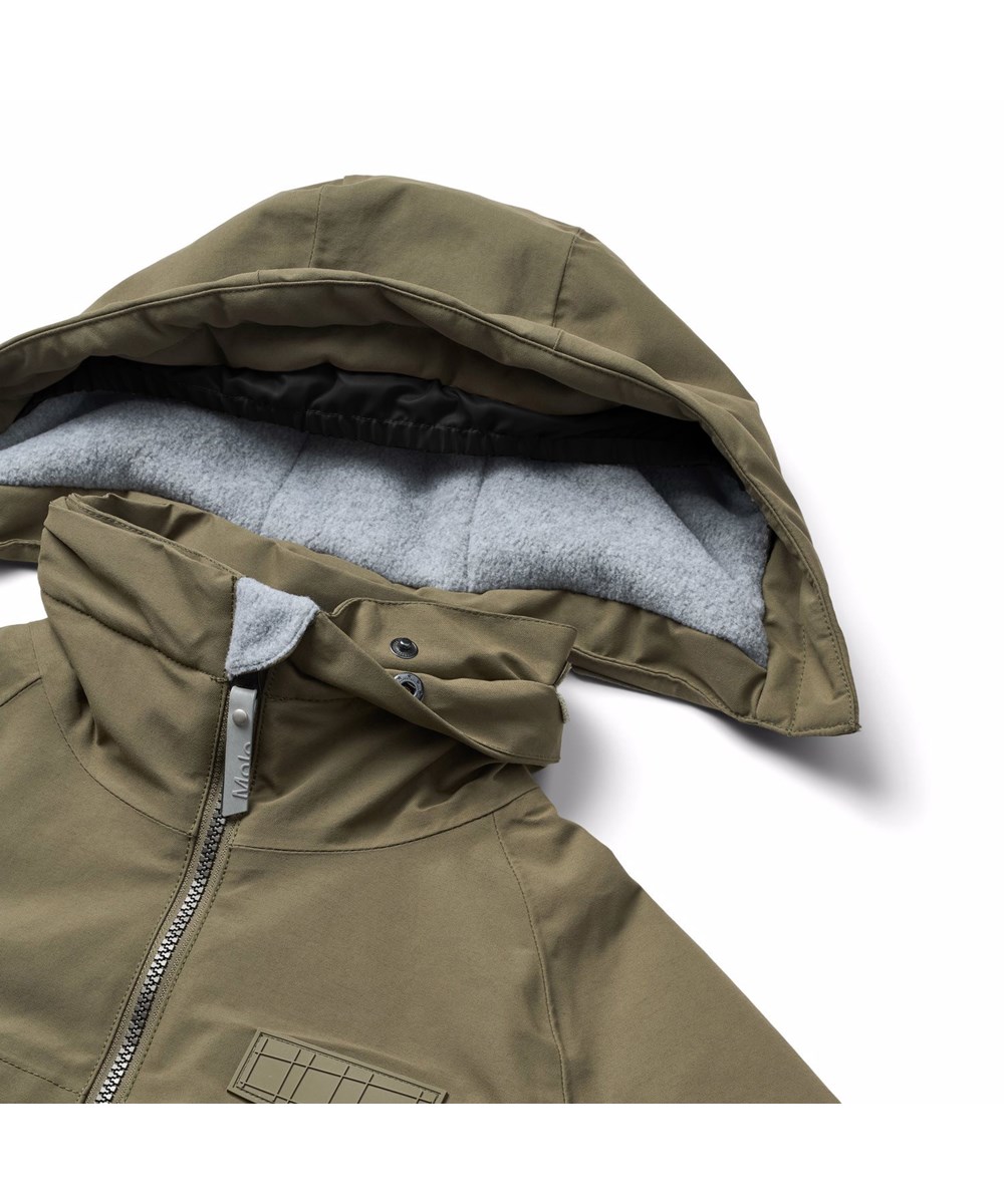 Castor - Bark Green - Vind- og vandtæt mørkegrøn vinterjakke til børn i genanvendt nylon samt vatteret med 3M™ Thinsulate™.