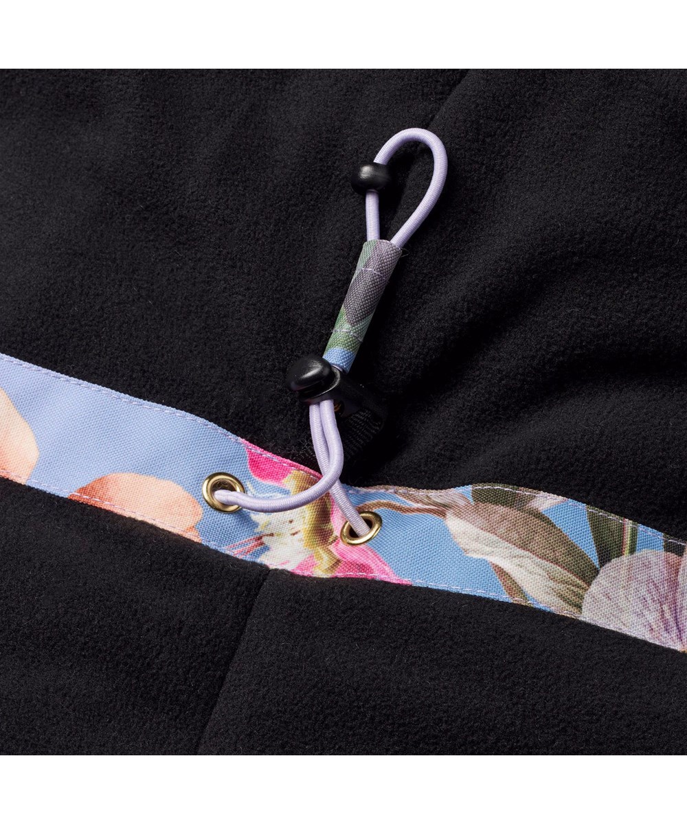 Cathy - Gradient Bloom - Vind- og vandtæt vinterjakke til en kold vinter i genanvendt polyester, med et print af smukke blomster i friske farver på en blå og lilla baggrund, samt foret med 3M™ Thinsulate™