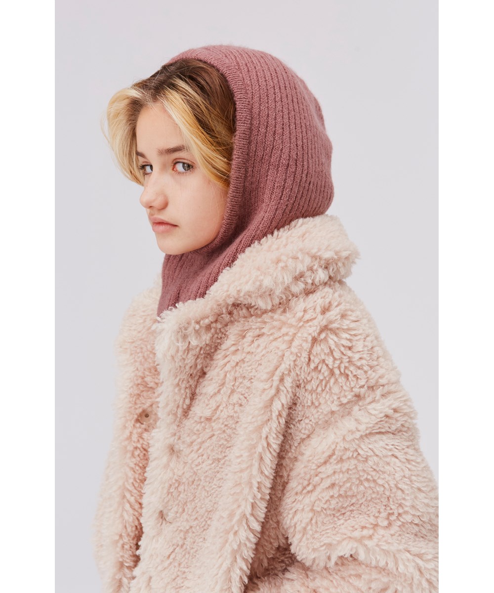 Harlyn - Pearled Ivory - Rosa faux-fur jakke med en kort pasform