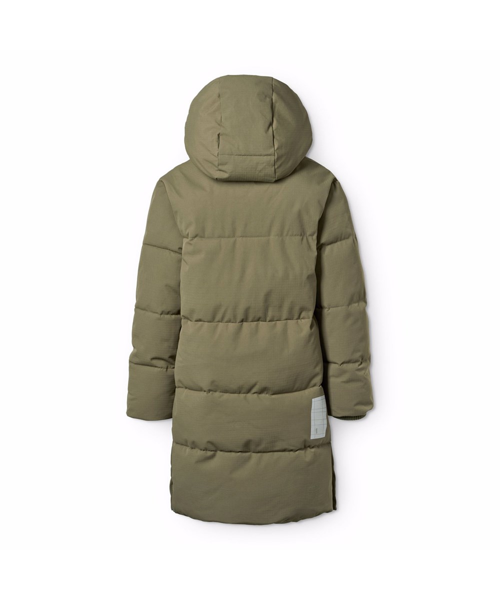 Harper - Bark Green - Vind- og vandafvisende mørkegrøn jakke til børn i genanvendt nylon med praktisk lynlåslukning, høj krave og aftagelig hætte.