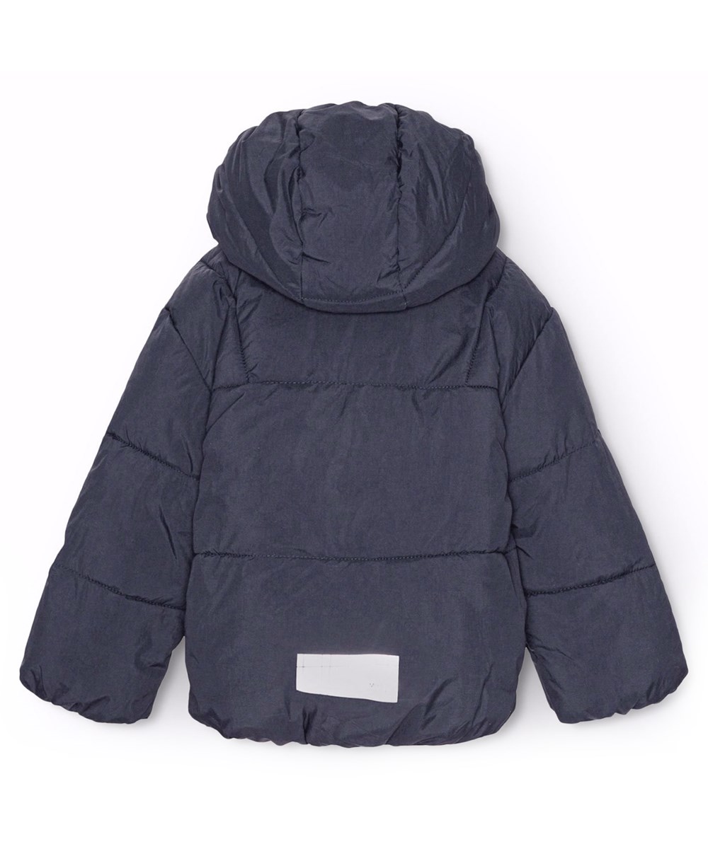 Harpo - Dark Night - Vandafvisende lyseblå jakke til de mindste i genanvendt nylon, samt foret med et imiteret dunfyld, der sikrer ensartet blødhed, optimal varme og let vedligeholdelse under vask