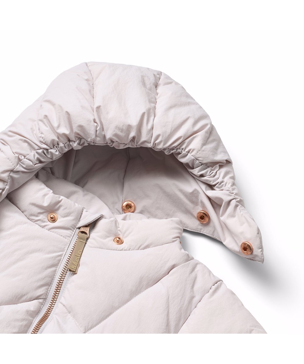 Harpo - Lilac Marble - Vandafvisende lilla jakke til de mindste i genanvendt nylon med aftagelig hætte.