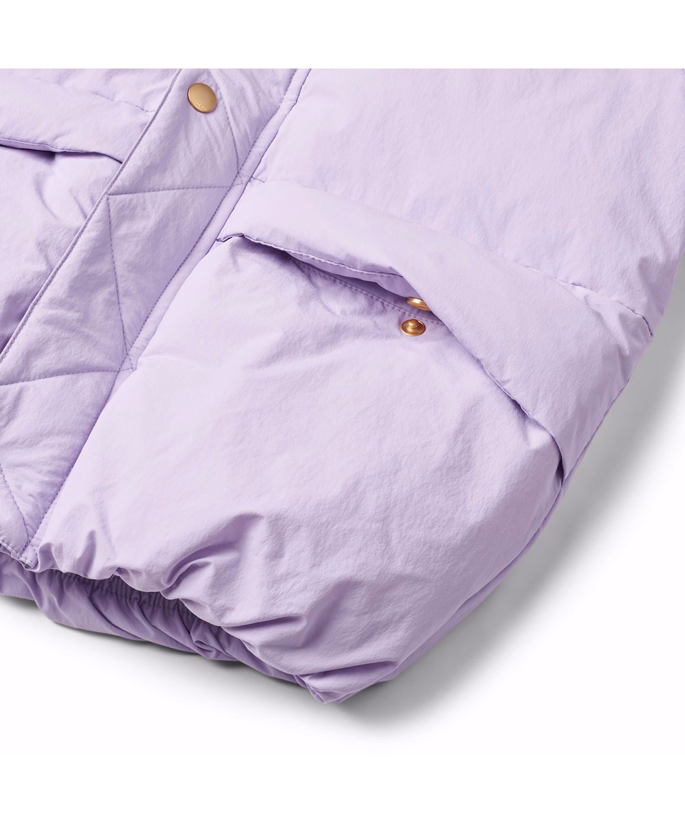 Hayden - Pastel Lilac - Vandafvisende pastel lilla jakke i genanvendt nylon med en aftagelig hætte