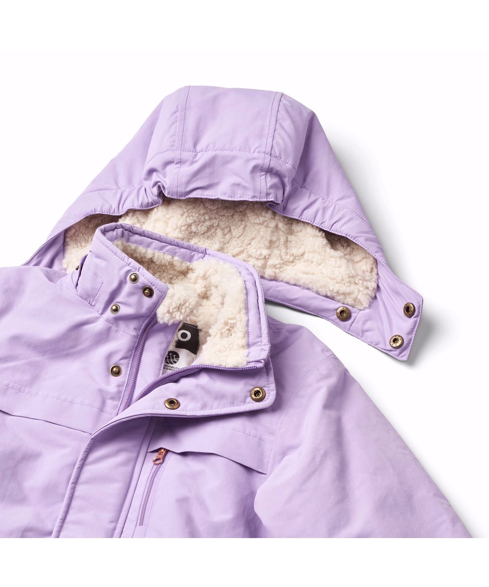 Heiko - Viola - Lilla vind- og vandtæt vinterjakke til børn i nylon. Jakken har fleece foer, refleks samt vindfang ved ærmerne der holder vind, sne og regn ude