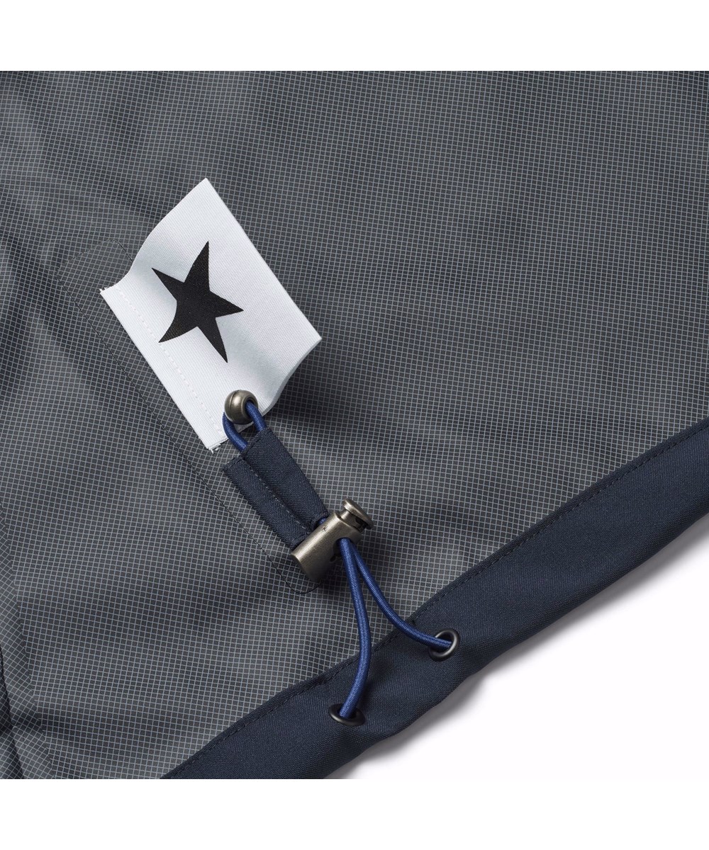 Horizon - Mood Blue - Mørkeblå vind- og vandtæt jakke til børn i genanvendt polyester med hætte.