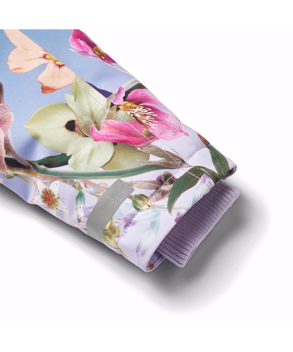 Peace - Gradient Bloom - Vind- og vandtæt vinterjakke til en kold vinter i genanvendt polyester med et print af smukke blomster i friske farver på en blå og lilla baggrund, samt foret med 3M™ Thinsulate™