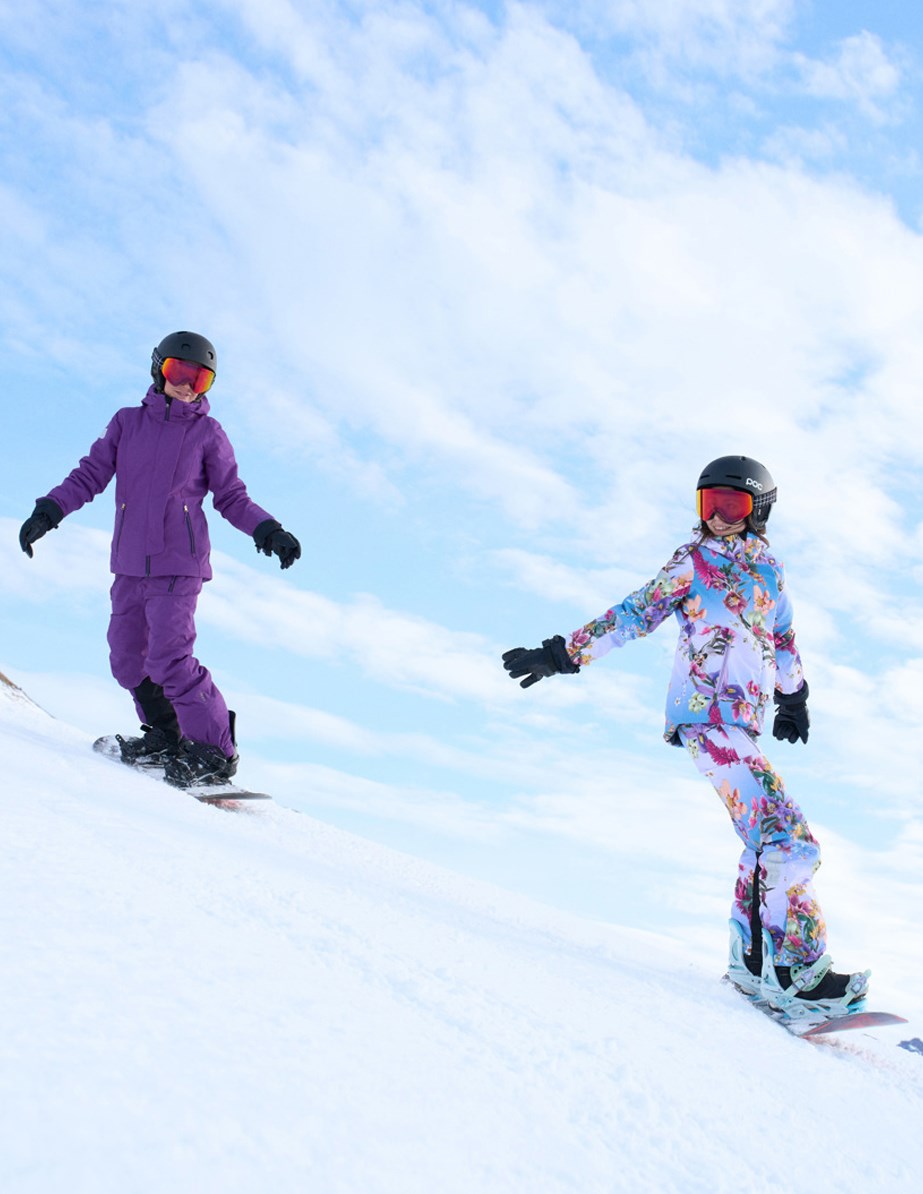 Pearson - Gradient Bloom - Den perfekte vind- og vandtætte skijakke i genanvendt polyester, foret med fleece og 3M™ Thinsulate™, i et print af smukke blomster i friske farver på en blå og lilla baggrund