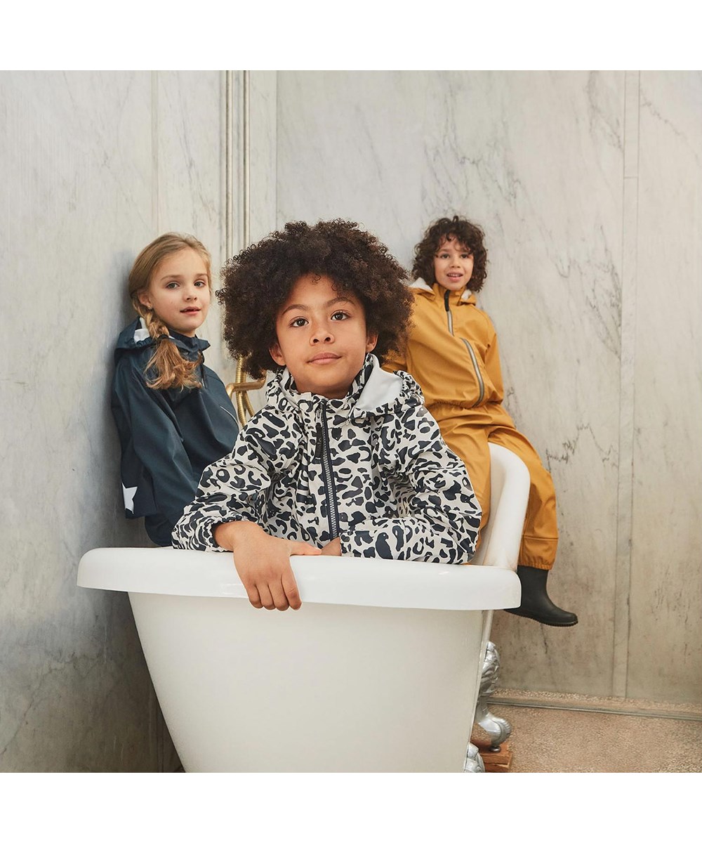 Zet - Leo Blue - Recycled regntøjssæt med leopard print