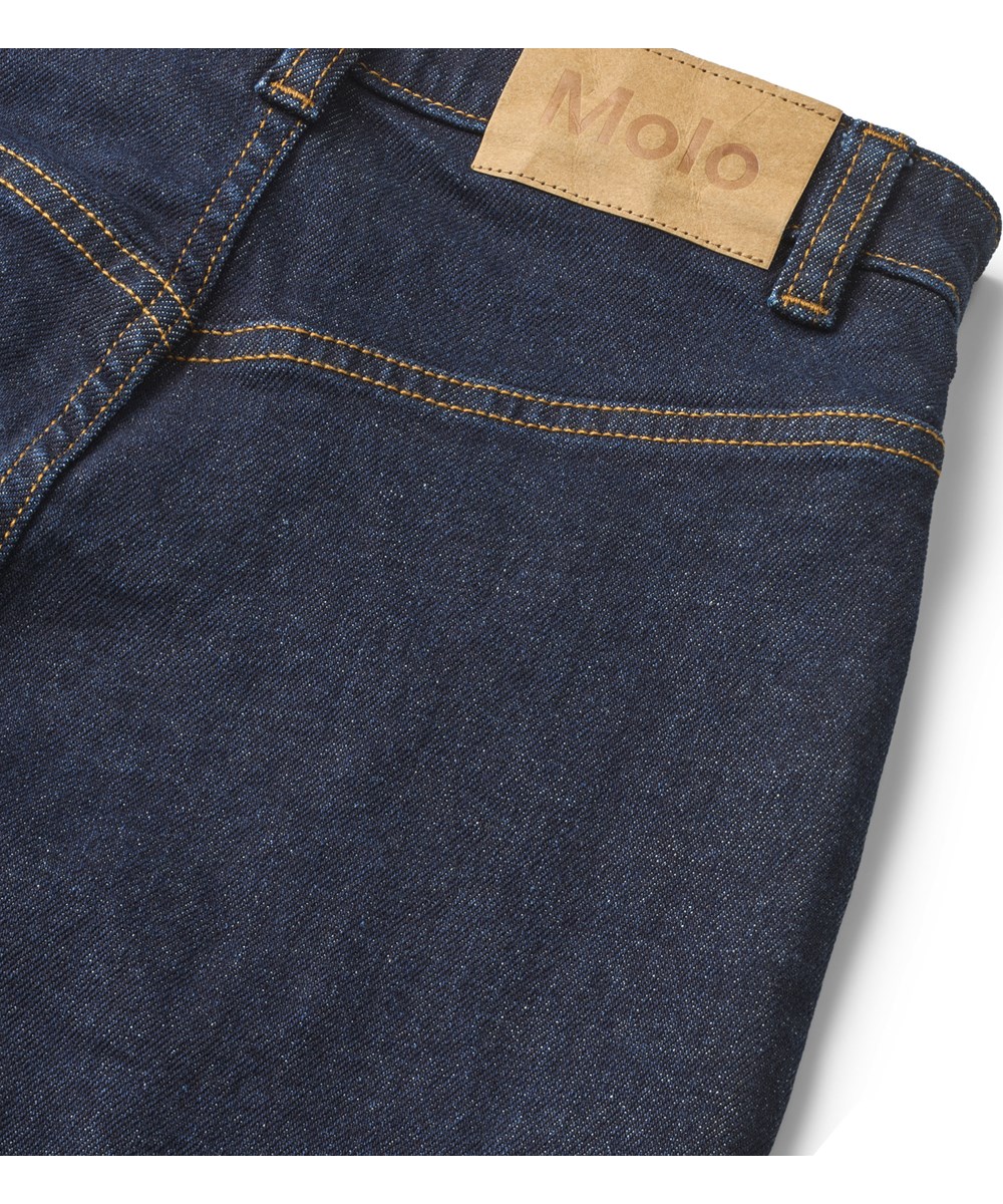 Agustine - Raw Blue - Mørkeblå denimjeans til børn i økologisk bomuld. 