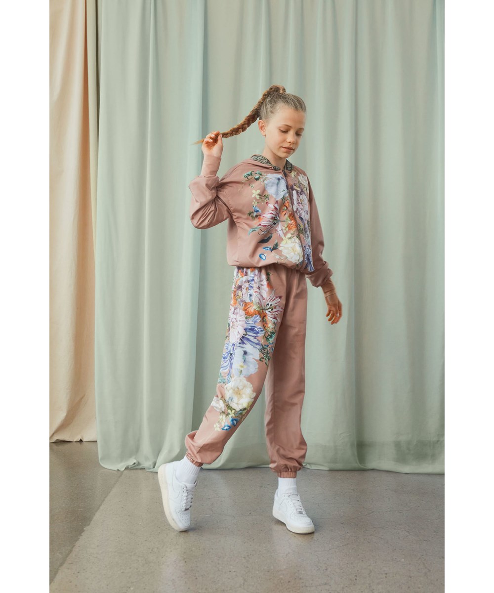 Ophelia - Vertical Botanic - sportsjakke i rosa med blomster print