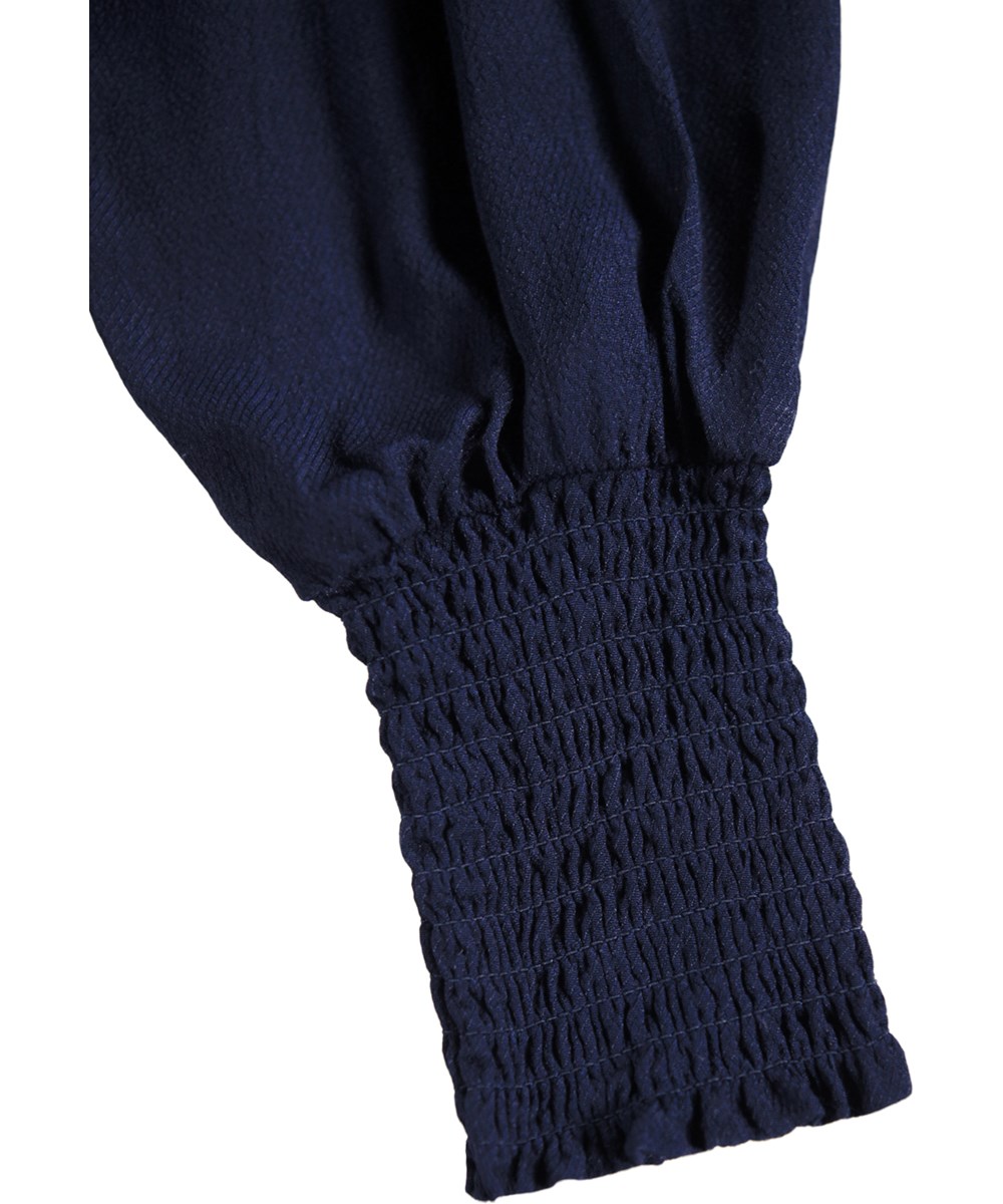 Camitta - Galaxy Blue - Mørkeblå knælang kjole til børn i viskose med smockeffekt