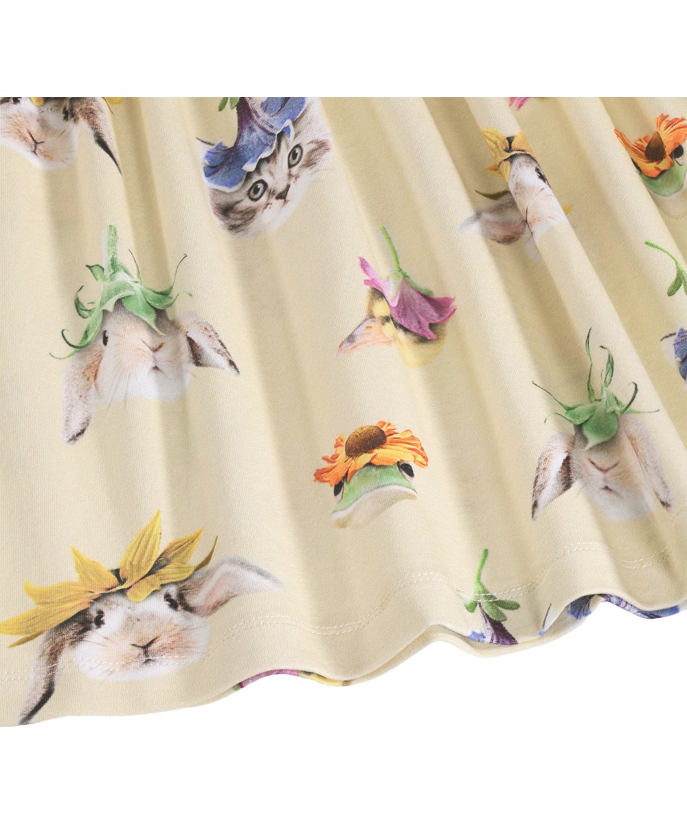 Cissa - Floral Fun - Råhvid kjole med dyre print i økologisk bomuld til børn