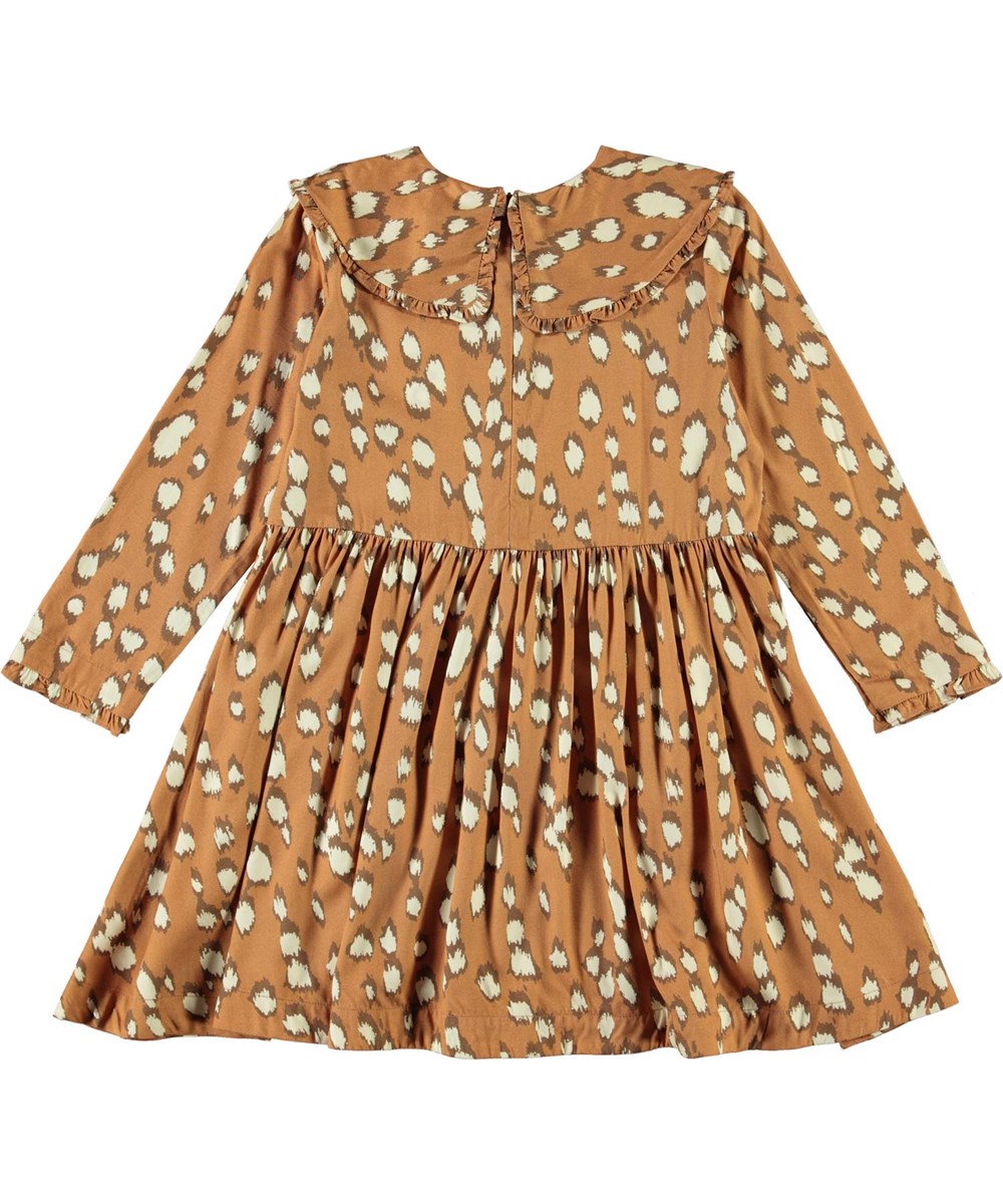 Coco - Graphic Deer - Beige kjole med hvide pletter og krave