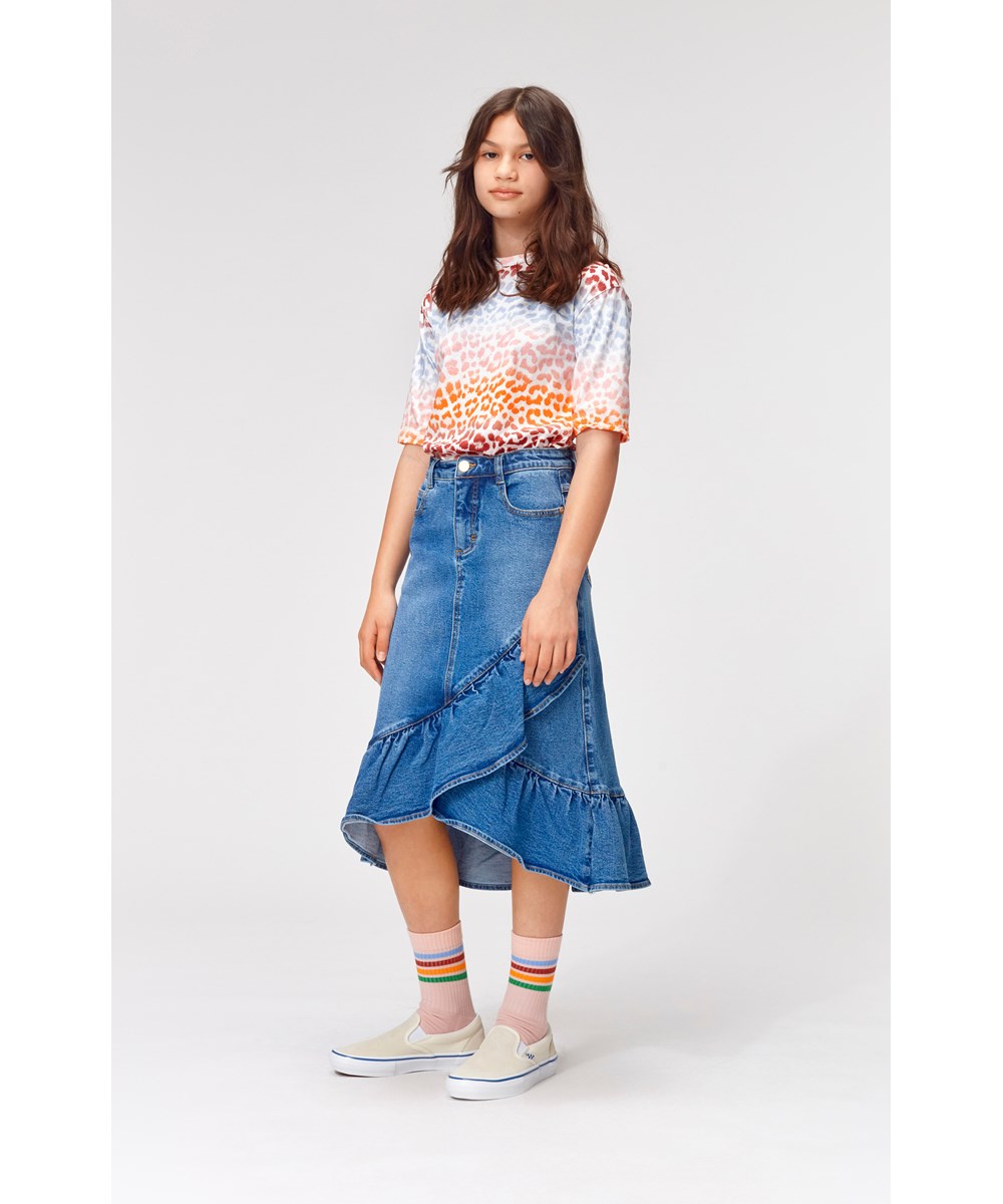 Belinda - Retro Blue Denim - Blå denim nederdel med slå om effekt og flæsekant