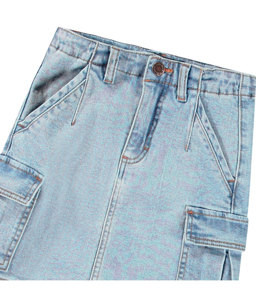 Belli - Distressed Washed - Blå denim nederdel i økologisk bomuld med cargolommer på siden til børn.