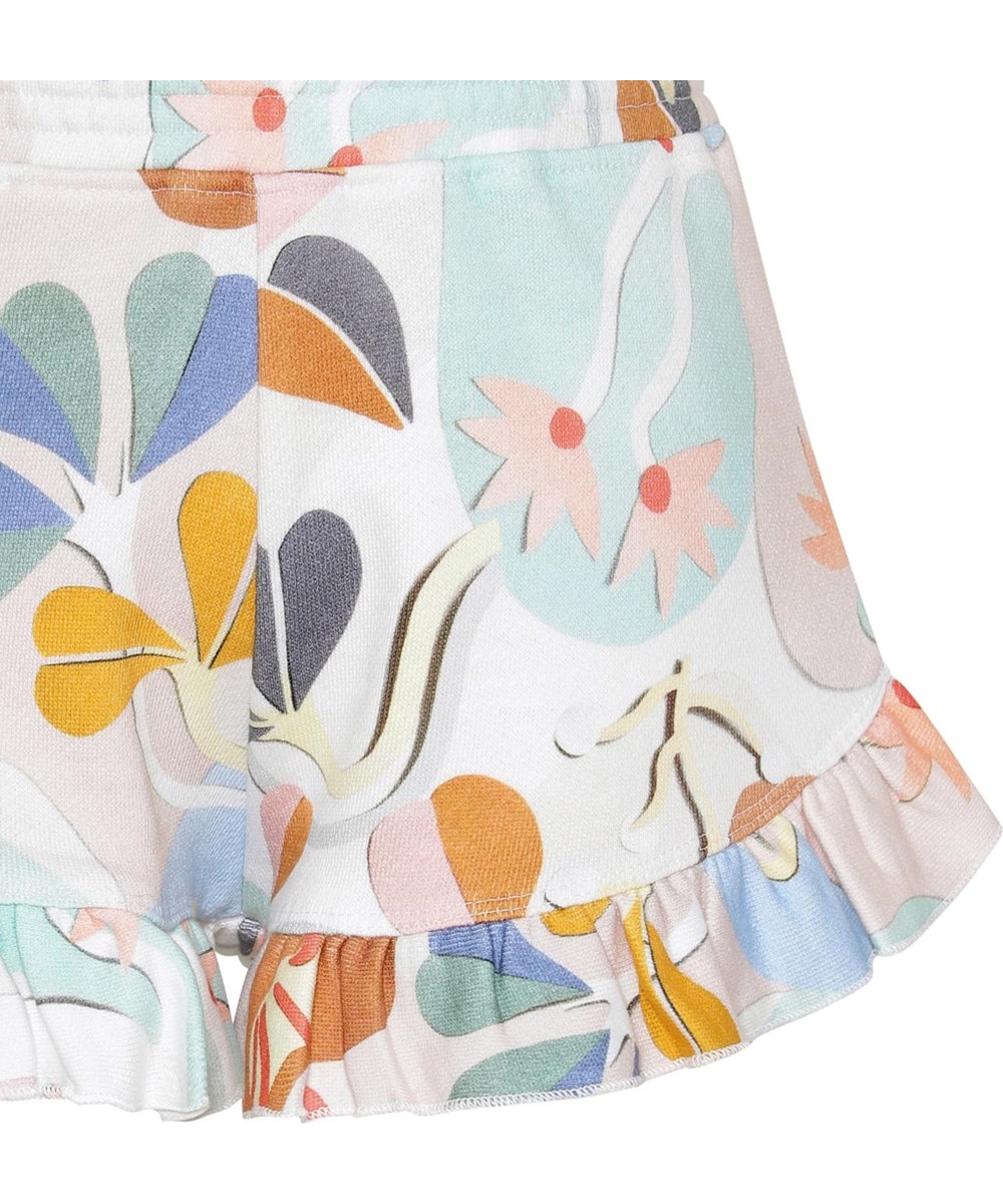 Amma - Papercut Sweat - Shorts med pastelfarvet print og flæse kant