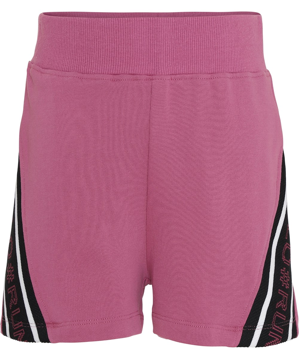 Oki - Red Violet - Sweatshorts i violet med tekst