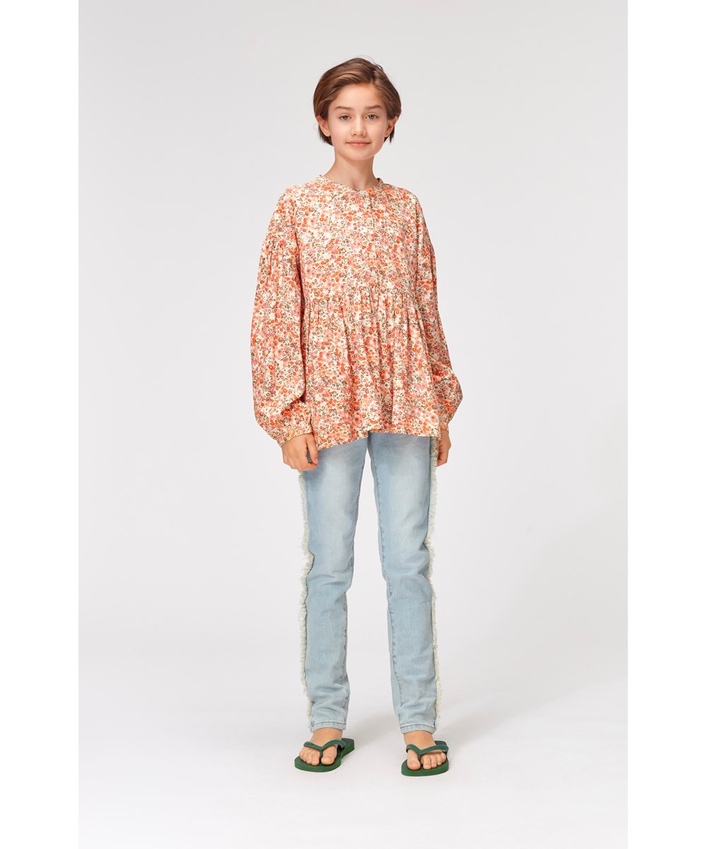 Raluca - Meadow - Blomstret skjortebluse med store ærmer