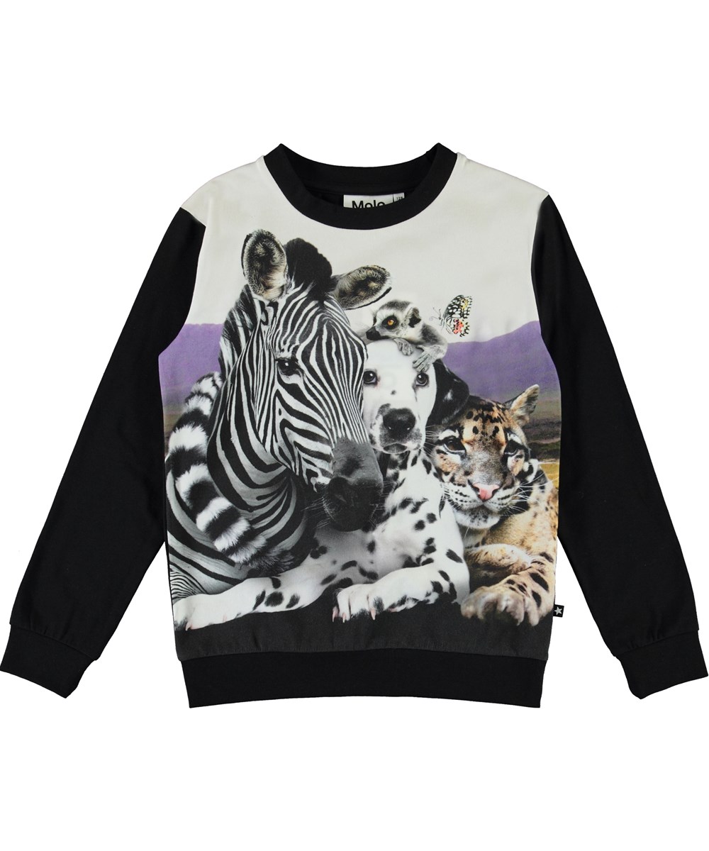 Regine - Cheek To Cheek - Økologisk sort bluse med dyre print