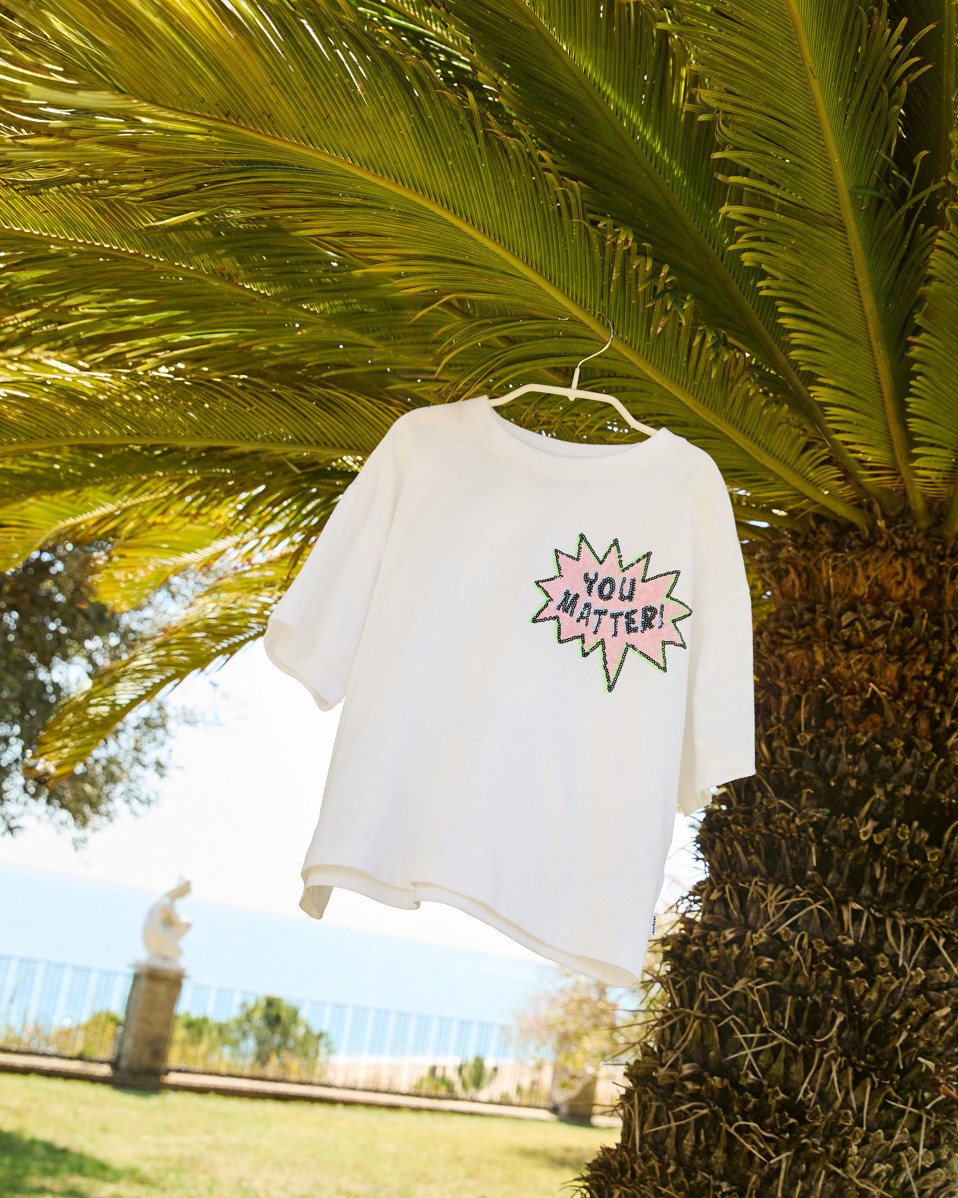 Reinette - You Glitter - Hvid t-shirt med pallietbroderi til børn i blødt økologisk bomuld og ribkant i halsen.