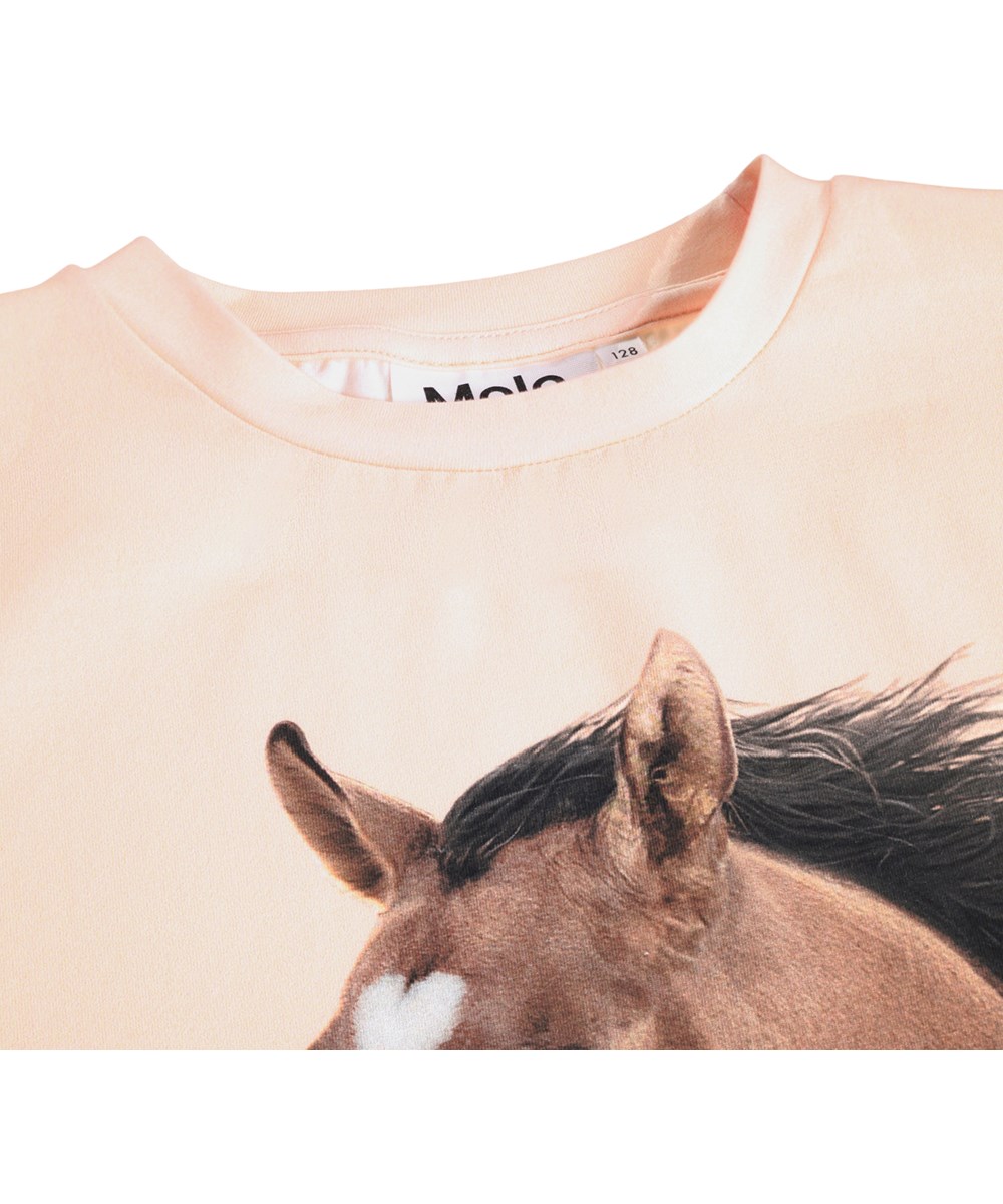 Rie - Wild Pony - Lyserød t-shirt med heste print i økologisk bomuld til børn