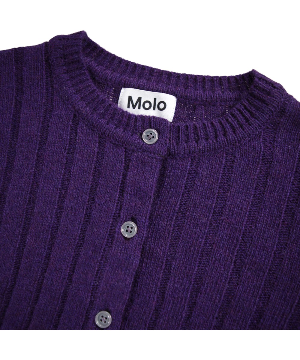 Gloria - Space Purple - Let lilla cardigan i uldblanding til børn. 