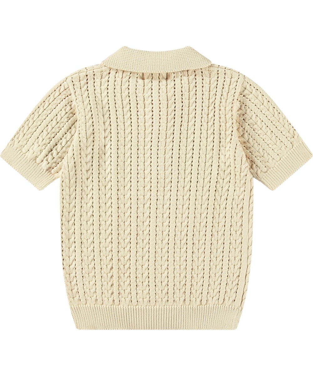 Gretel - Brazilian Sand - Strikket råhvid t-shirt til børn i blødt økologisk bomuld med perlemors knapper.