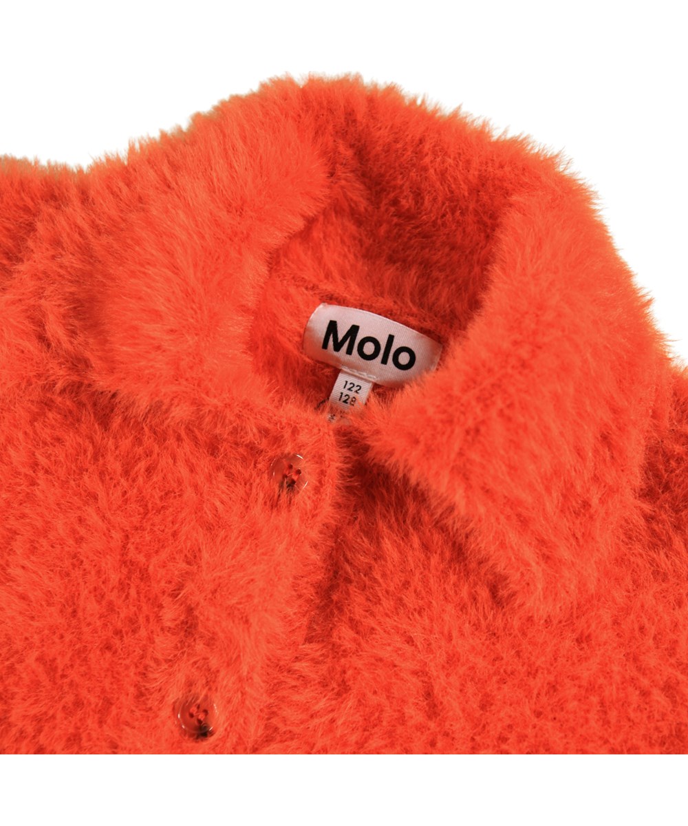 Gwen - Rising Sun - Orange cardigan med rødt skær og fake-fur look til børn. 